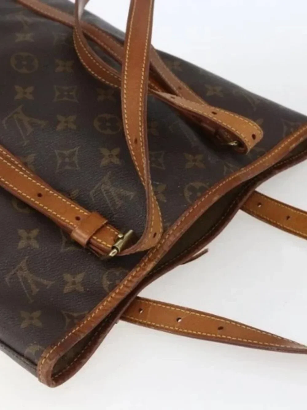 LOUIS VUITTON Monogram Bucket GM Shoulder Bag M42236 LV Auth 165936